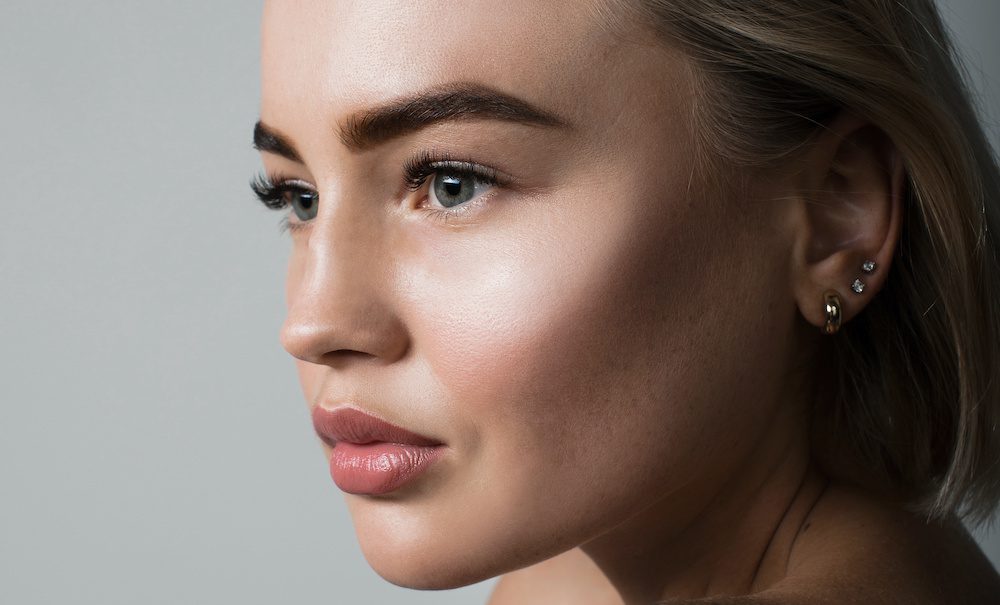The Best Ways to Use and Apply Latisse woman with beautiful eyelashes from latisse
